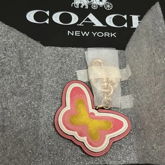 NWT Coach Butterfly Bag Charm Signature Canvas Leather Graphic Keychain FOB 8248 - Picture 3 of 8